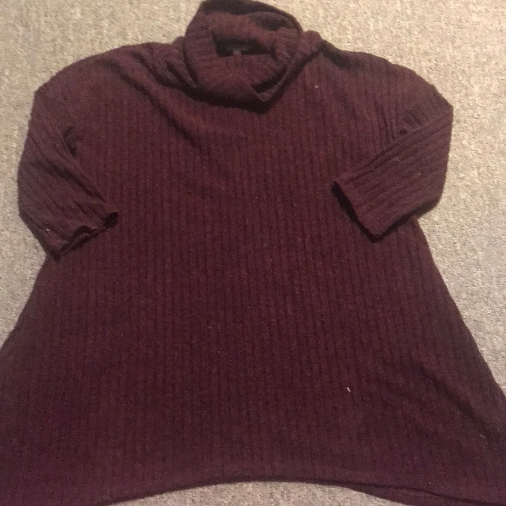 Cowl neck maroon sweater with half sleeves